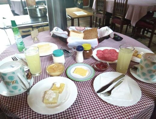 HOSTAL HOLIDAY COUNTRY