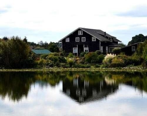 HOTEL BORDE LAGO