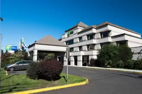 HOTEL HOLIDAY INN EXPRESS