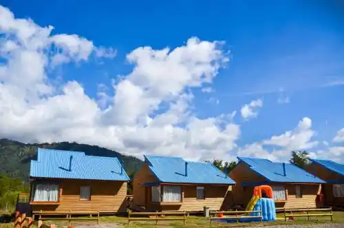 CENTRO TURISTICO ENTRE COIHUES Y ROBLES